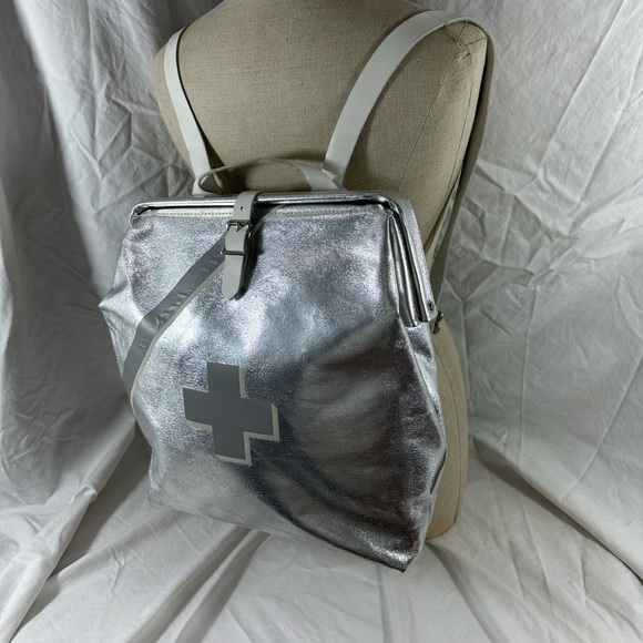 HTF Genuine The Prepster Emergency Backpack fireproof silver metallic - Picture 3 of 16